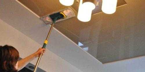 Как помыть натяжной потолок